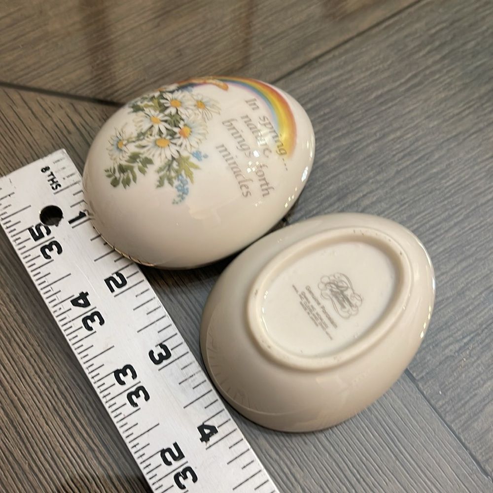 1980 Designers Collection Butterfly & Rainbow Design Egg-Shaped Trinket Box - Picture 8 of 16